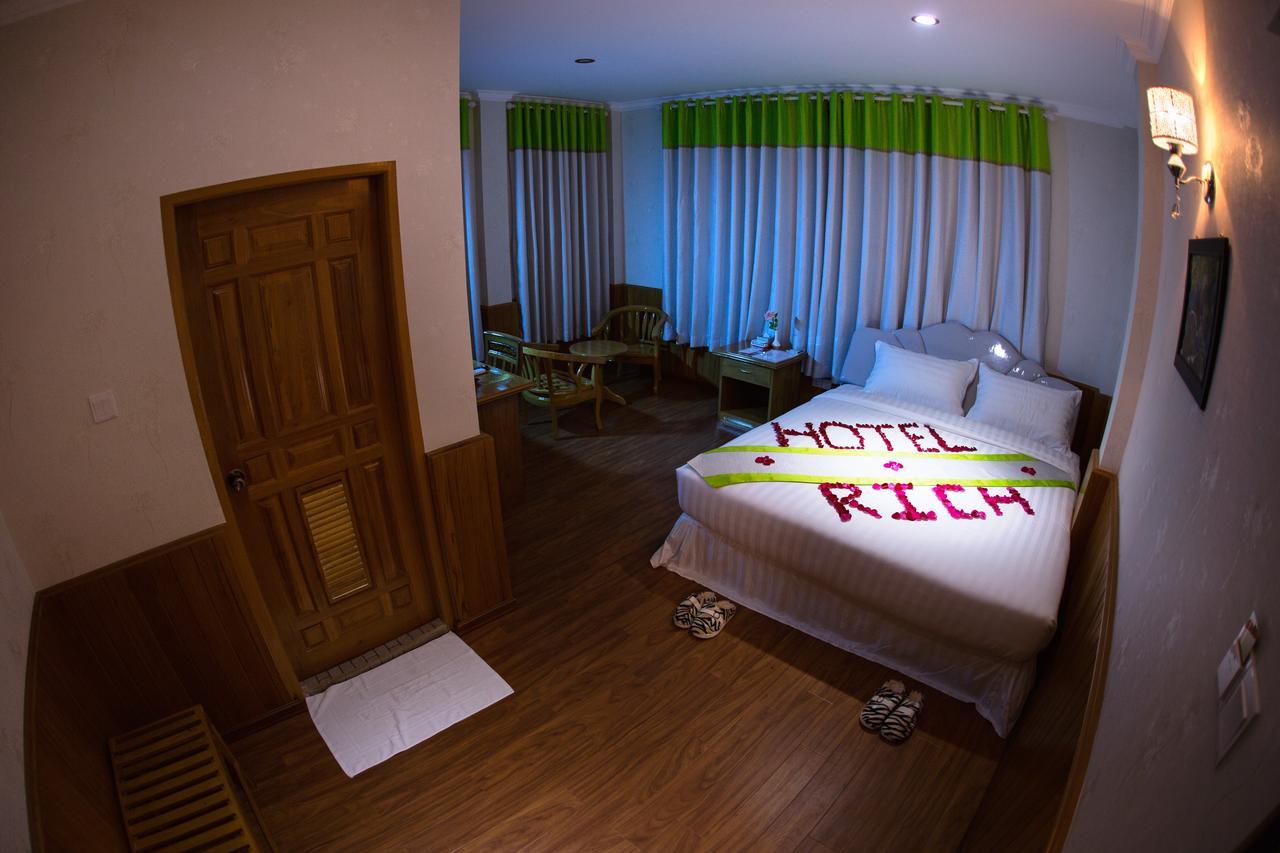 Hotel Rich Пин О Луин Екстериор снимка
